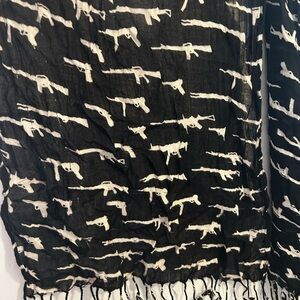 Vintage gun scarf